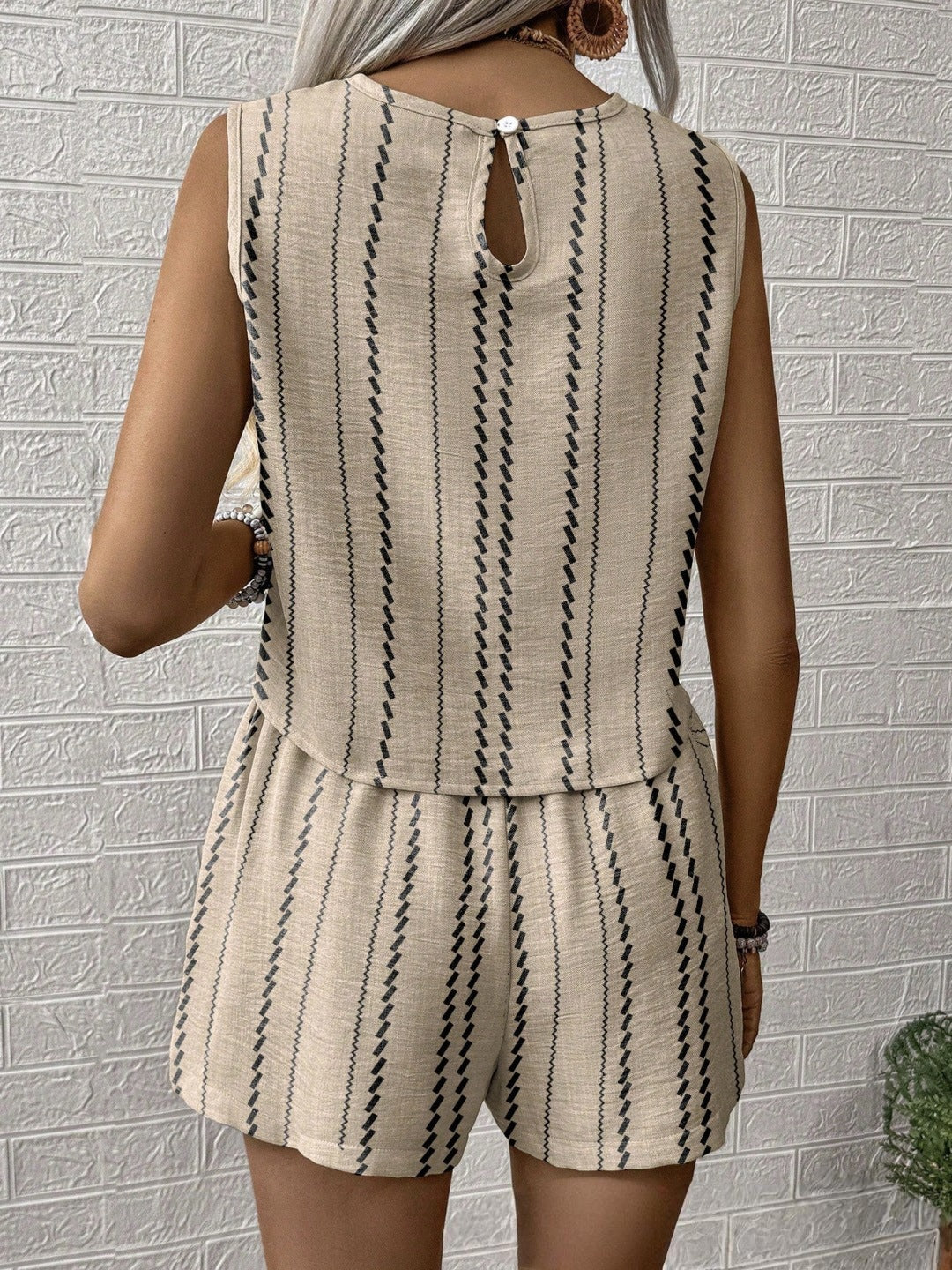 Women Linen Vertical Striped Sleeveless Two Piece Shorts Set